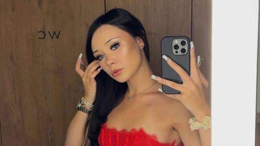 TarynOgle Nude