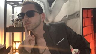 Free Nude TheClamWhisperer