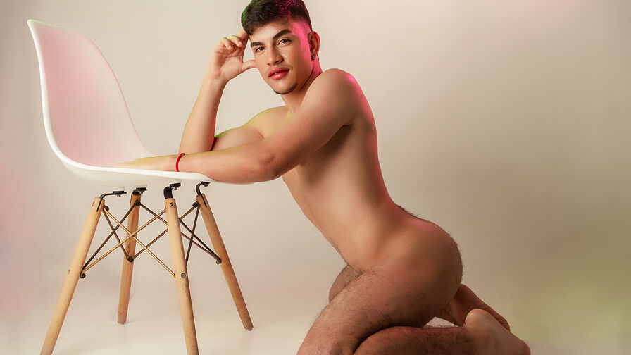 TheoSteel Nude