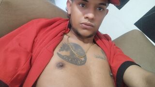 Free Nude TonyHops