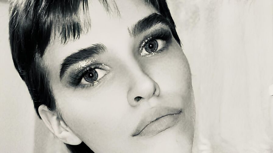 UdelaHailey Nude