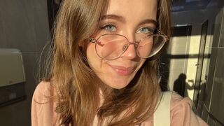 Free Nude ValeriaFesmire
