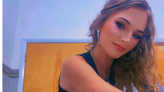 Free Nude VeronicaLeigh