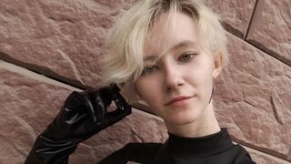 Free Nude VikiGarren