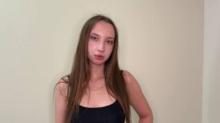 Free Nude WavaHascall