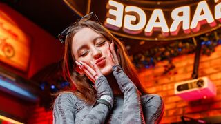 Free Nude XeniaUsher