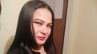 Free Nude YennSanders