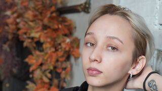 Free Nude YuetteFreuden