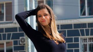 Free Nude YumiVelvet