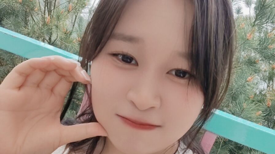wanghuiju Nude
