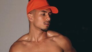 Free Nude AaronRossie