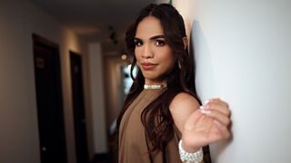 Free Nude AbrilFox