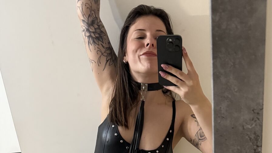 AlanaDorgan Nude