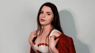 Free Nude AliceLiador