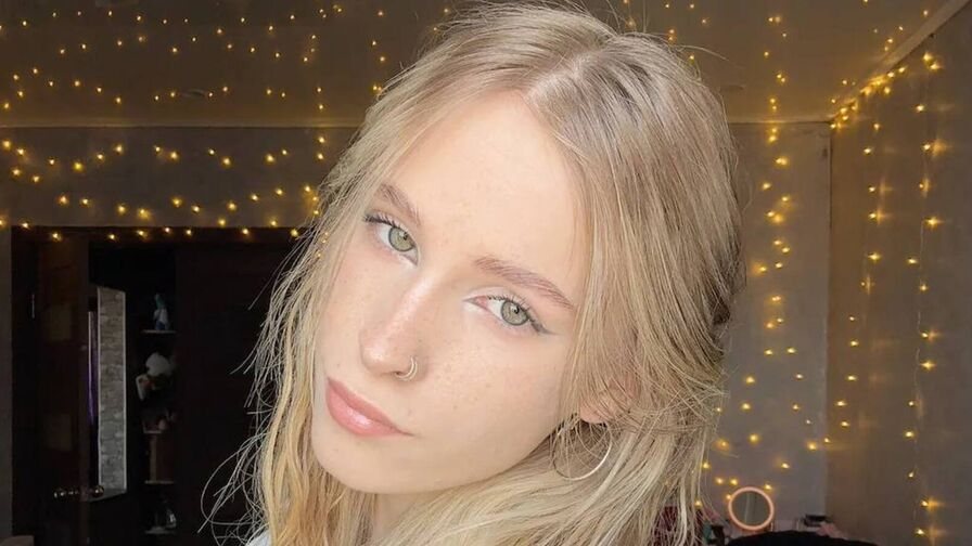 AmilySunray Nude