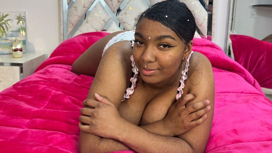 AmiraSagoza Nude