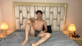 Free Nude ArnoldEstrada