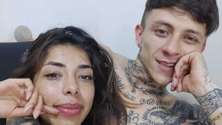 Free Nude AronAndKate