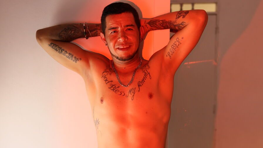 AronCollen Nude