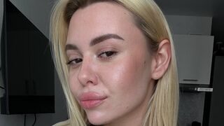 Free Nude AveriRigby