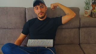 Free Nude BannerAndrew