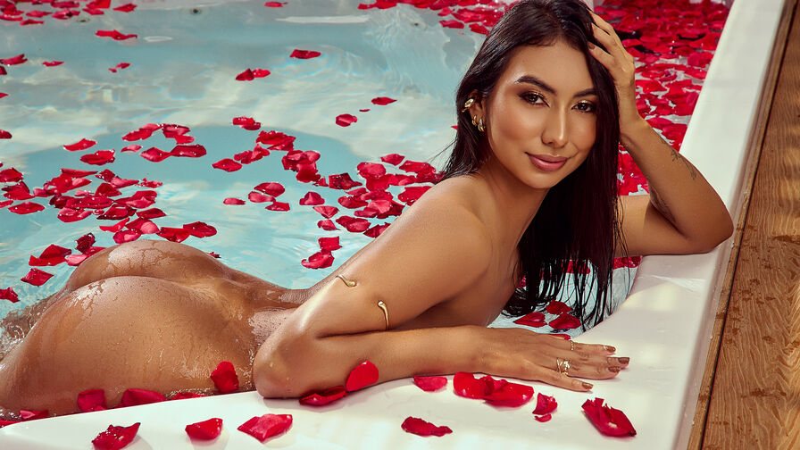 BellaHurst Nude
