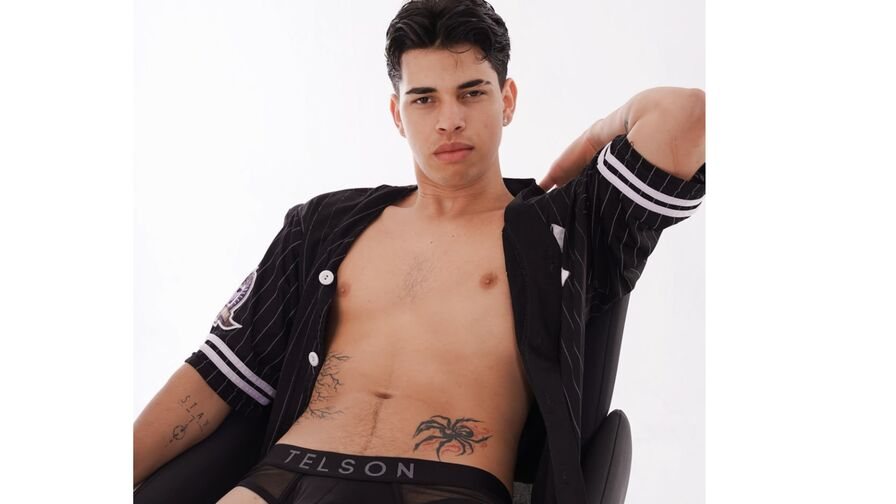 BenjaminMore Nude