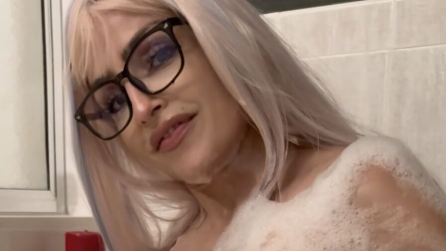 BladeValentine Nude