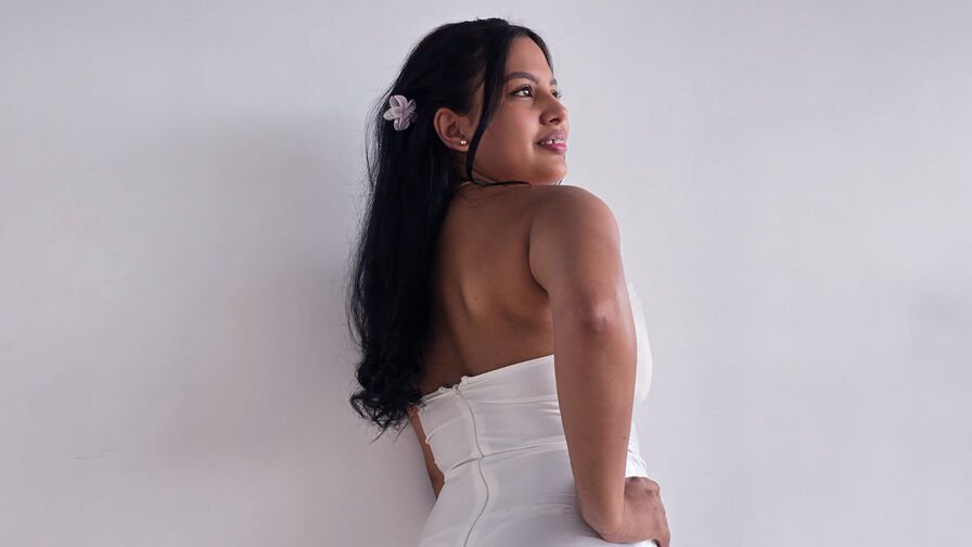 ChloeThomp Nude