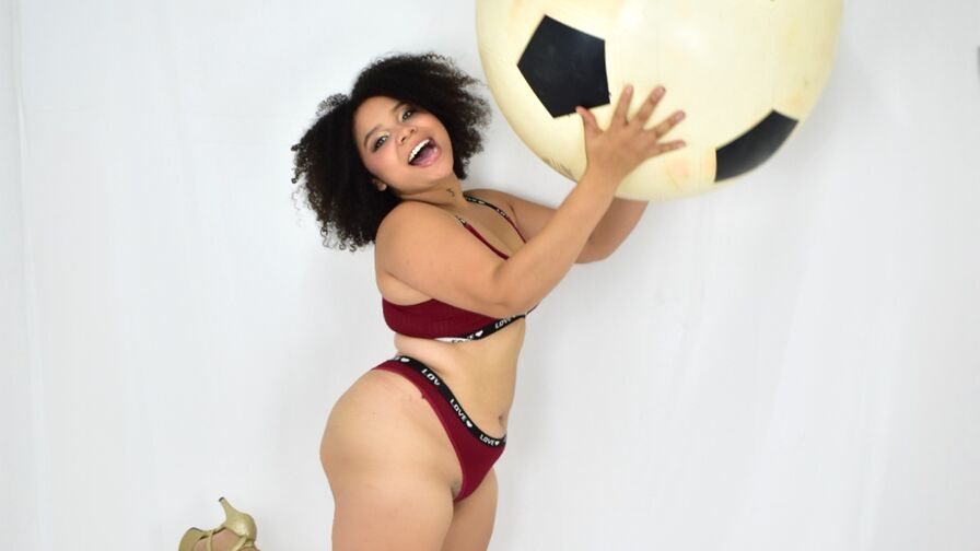 CocoAvelie Nude