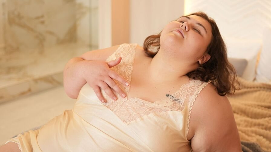 CurvyJane Nude