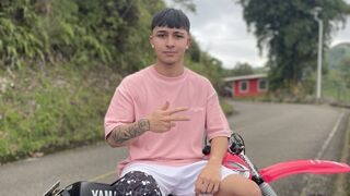 Free Nude DamienSmith