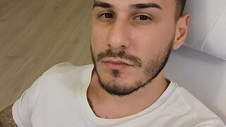Free Nude EathanWinters