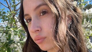 Free Nude ElizabethJager
