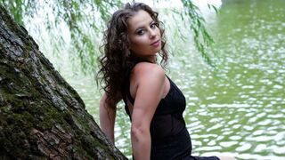 Free Nude EmaAlyssa
