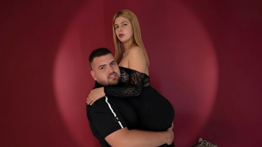 EmelyRoberto Nude