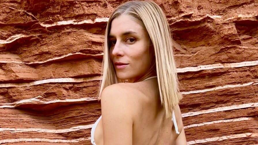 EmmaFae Nude