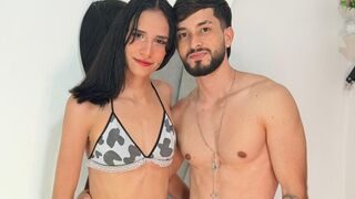 Free Nude EmmiAndLiam