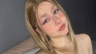 Free Nude HoneyLumi