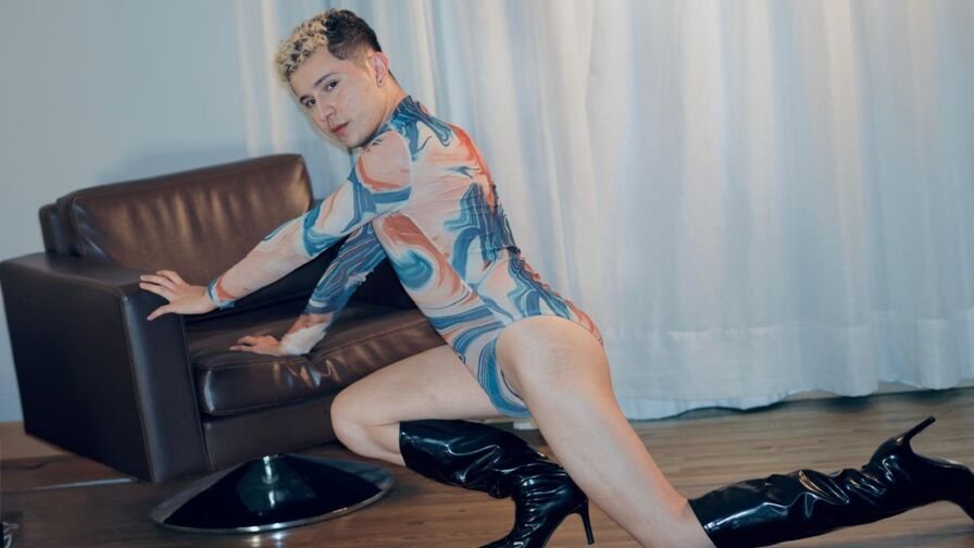 IzanCruz Nude