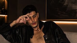 Free Nude IzanDupond