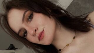 Free Nude JeanineRafidi