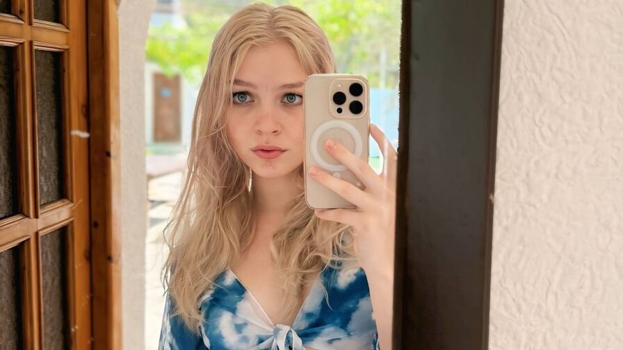 JuneLane Nude