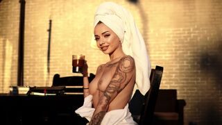 Free Nude KayaBelle