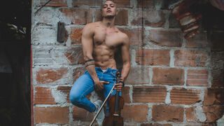 Free Nude KenMcLean