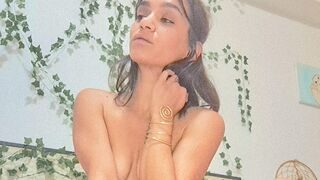 Free Nude KiraMaes