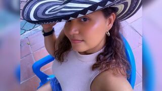 Free Nude LauraPhol