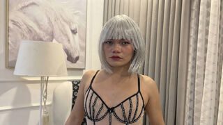 Free Nude LavianaAverya