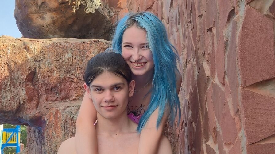 LayneAndVanesa Nude