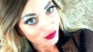 Free Nude LionessoneForu